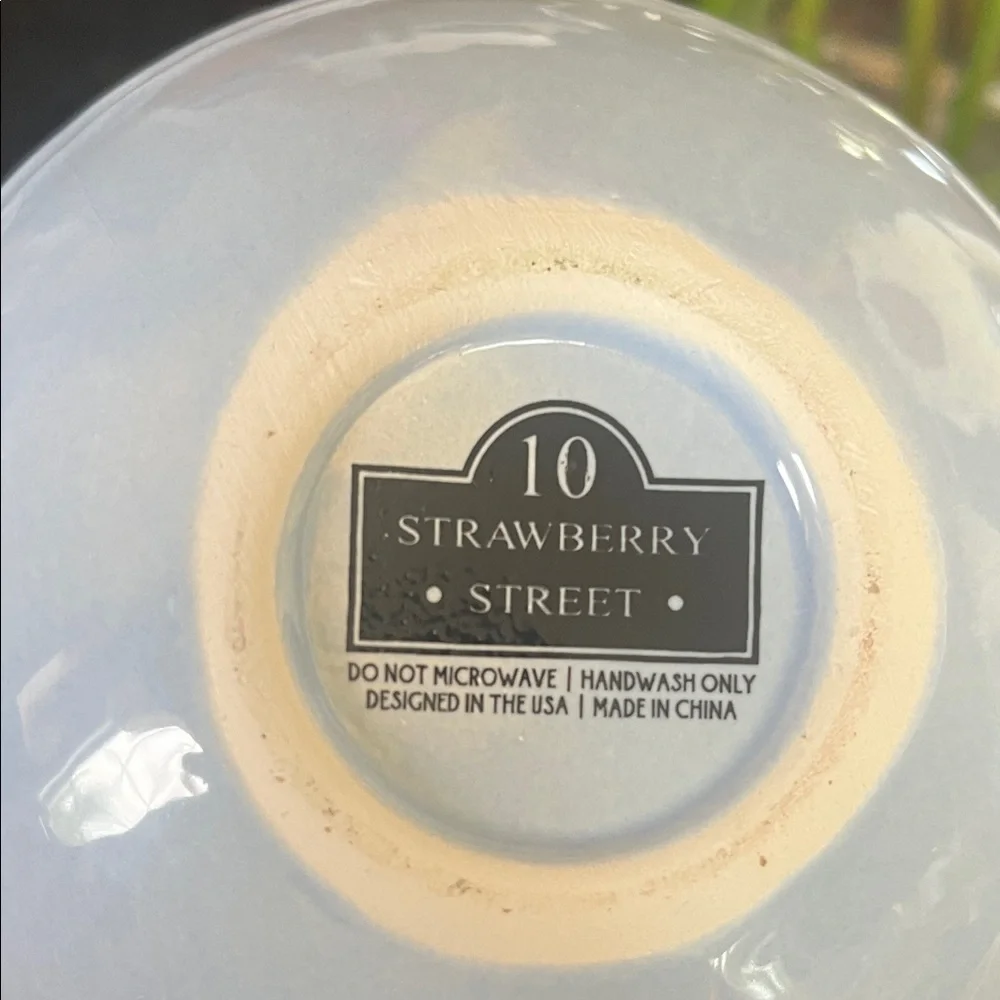 10 Strawberry Street stylish color